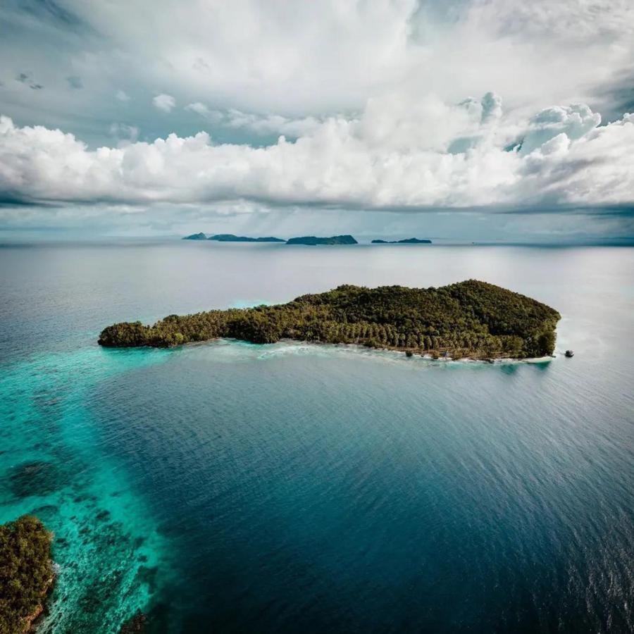 Meos Ambower Homestay Raja Ampat Fam Exterior foto
